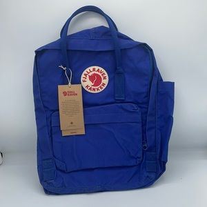 NWT Fjallraven Kanken Bag Backpack Deep Blue